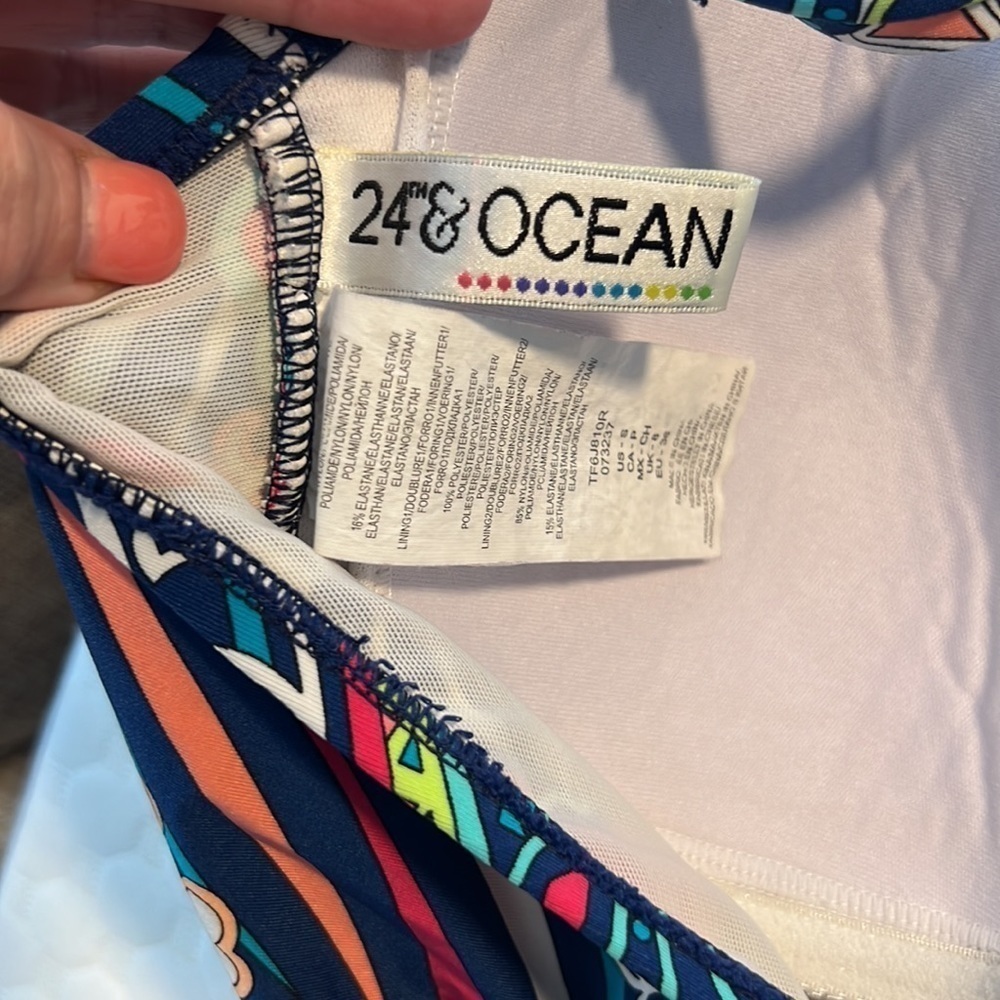 ⭐️24th & Ocean, One-Piece, Small, Vibrant, Excellent Condition - Picture 2 of 8